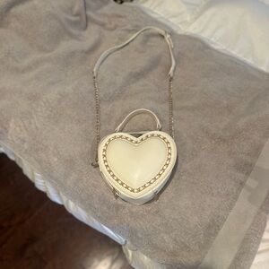 Heart-Shaped Cream Chain Bag